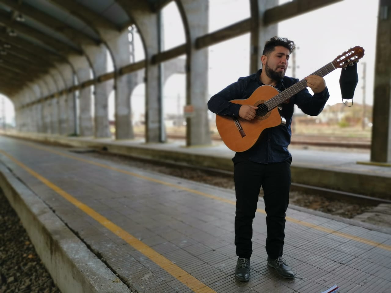 D E Ha T I S E X - Poeta LadrÃ³n en la EstaciÃ³n de Trenes de Talca â€“ UCM â€“ DirecciÃ³n de  ExtensiÃ³n de Arte y Cultura